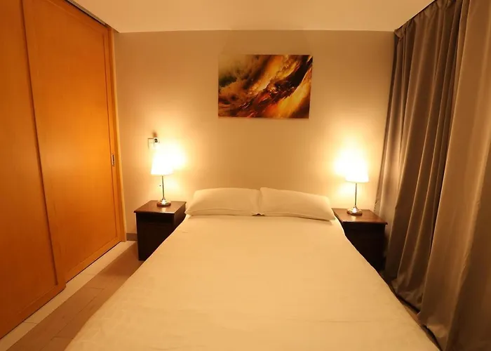 1br At One Uptown In Bgc