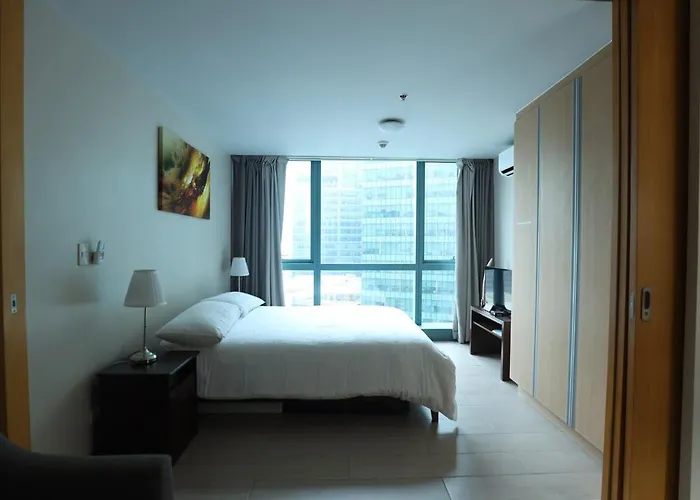 1br At One Uptown In Bgc * Манила