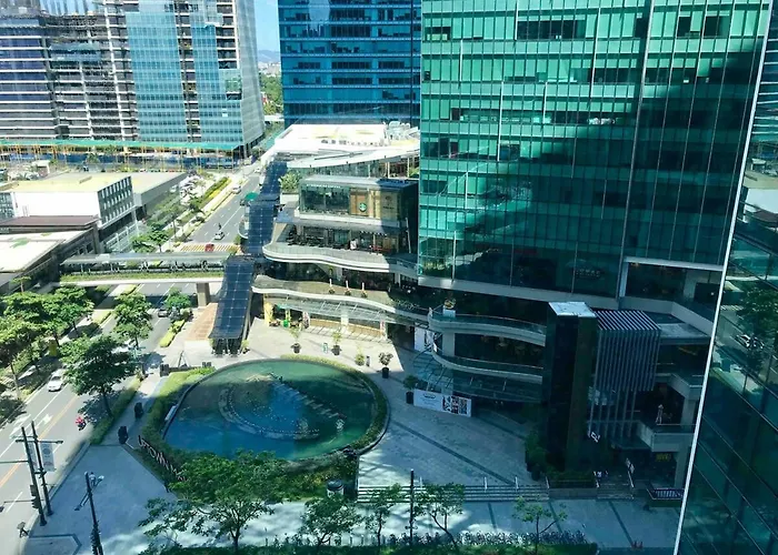 1br At One Uptown In Bgc Апартаменты *